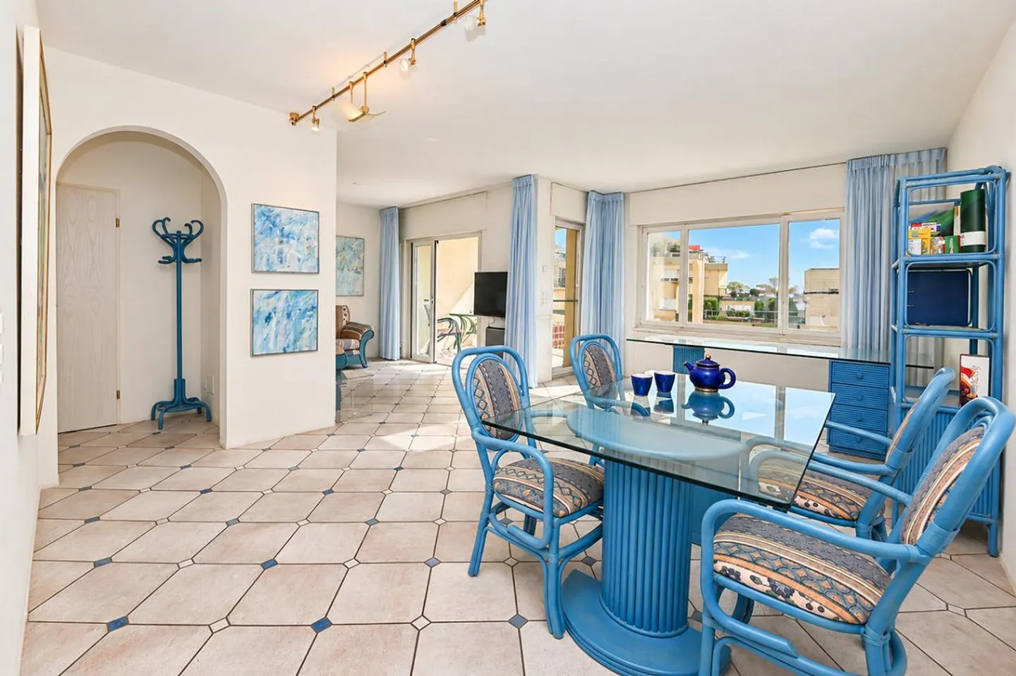 Your retreat above Locarno: free view, large balcony, indoor pool - Photo 5 of 19