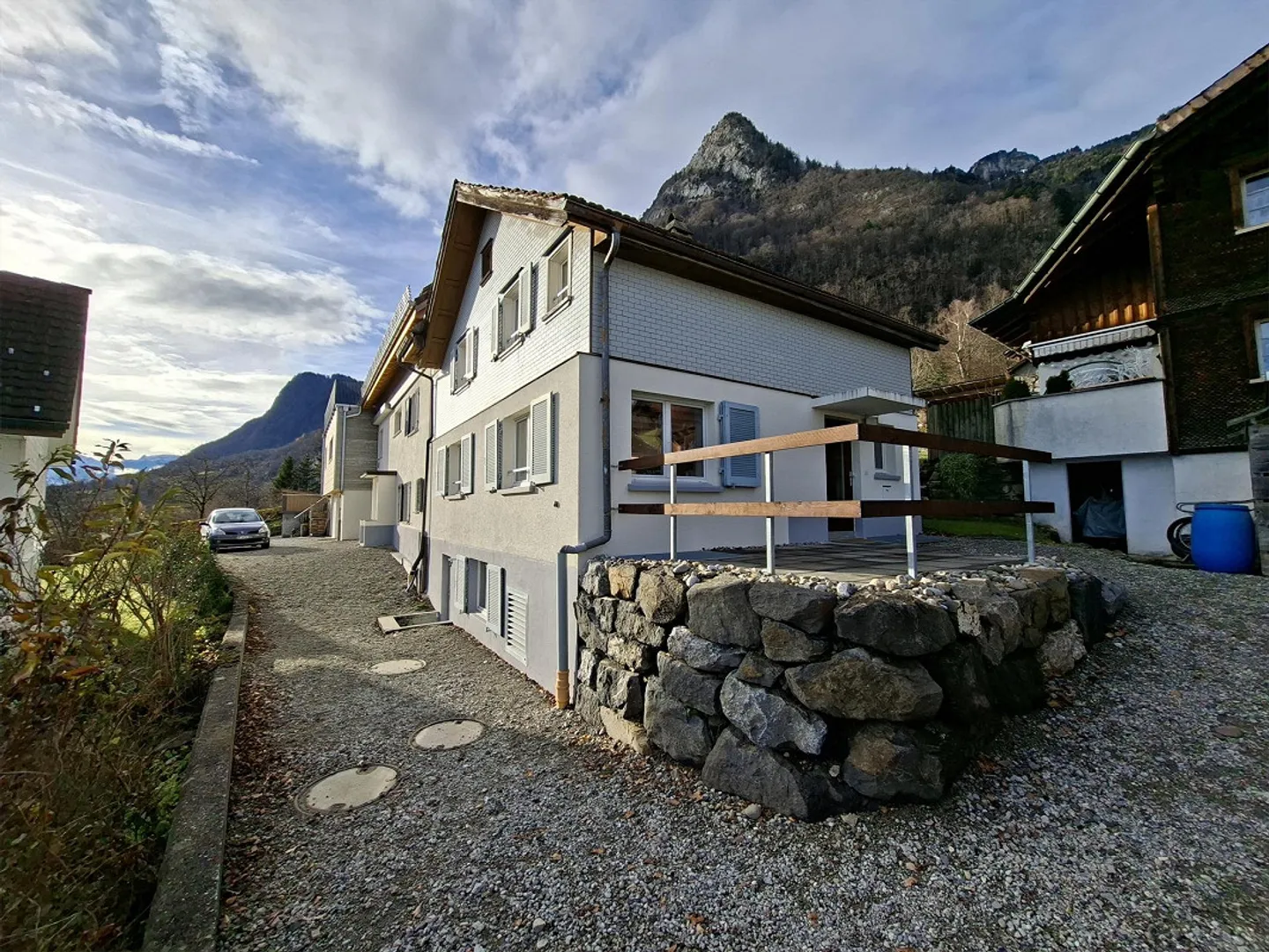 Affascinante Casa a Schiera con Vista Ampia - Foto 1 di 9