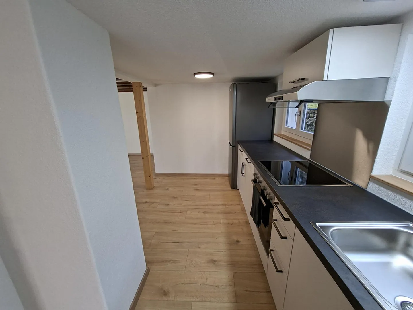 Affascinante Casa a Schiera con Vista Ampia - Foto 3 di 9