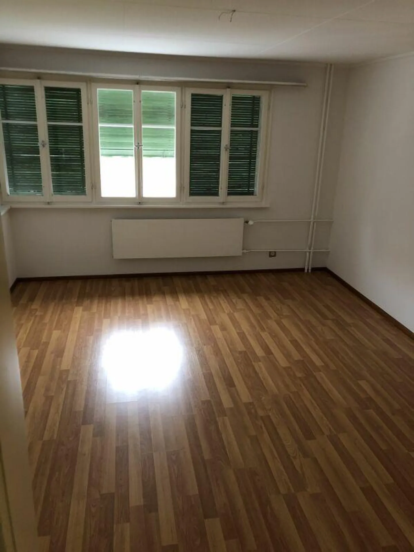 Appartamento luminoso di 3,5 stanze in affitto - Foto 3 di 6