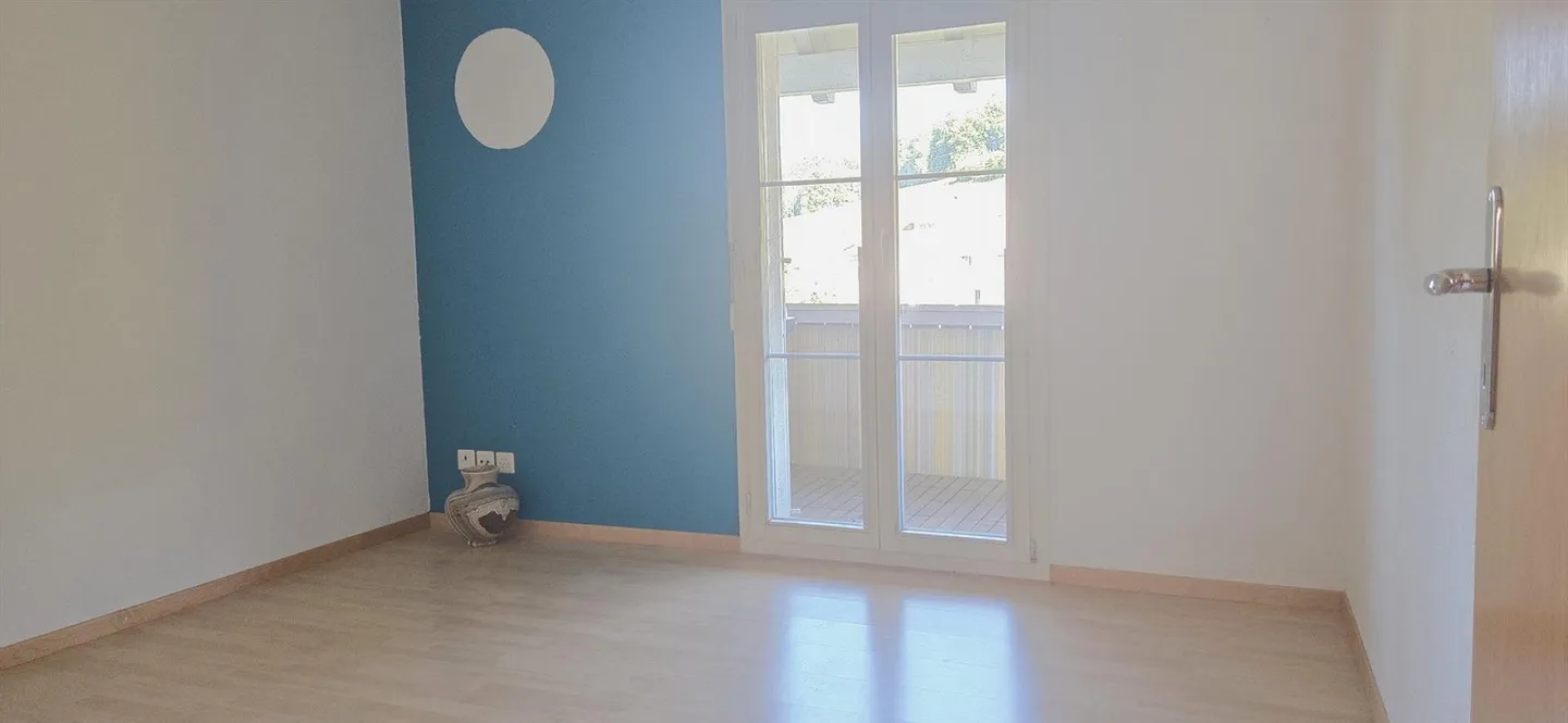 Ampio appartamento di 5,5 stanze con balcone + bella vista a - Foto 8 di 19