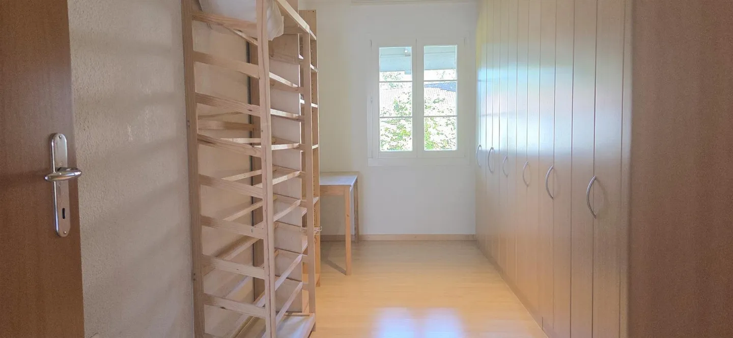 Ampio appartamento di 5,5 stanze con balcone + bella vista a - Foto 10 di 19
