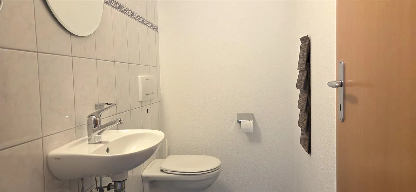 Ampio appartamento di 5,5 stanze con balcone + bella vista a - Foto 13 di 19