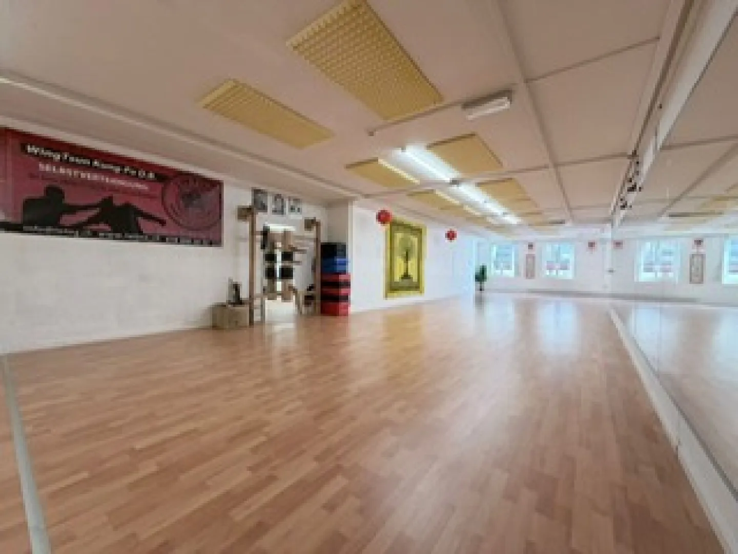 Bureau, Espace de Stockage ou Commercial avec Fenêtres - Photo 5 sur 10