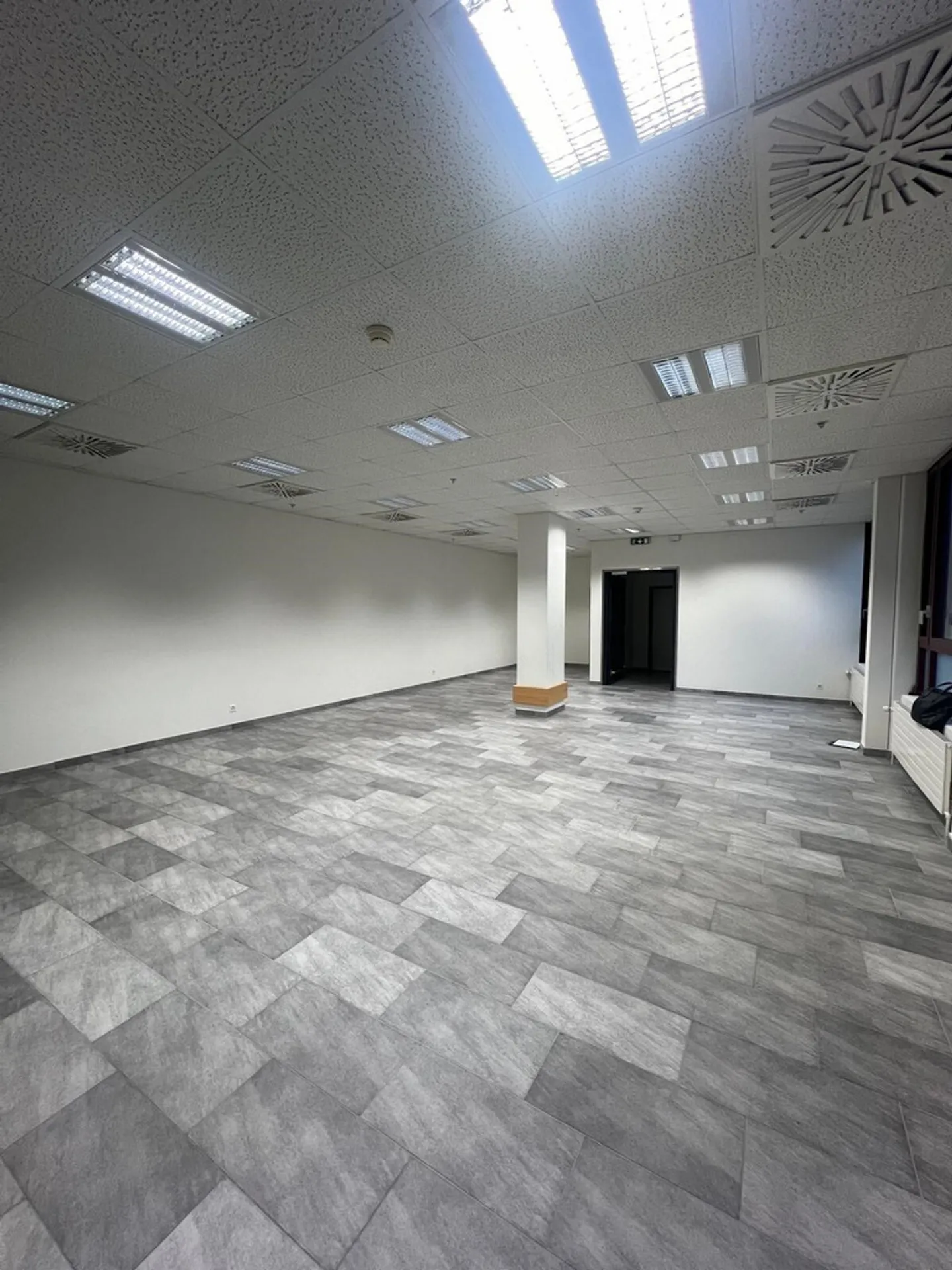 Gewerbefläche im Zentrum von Gottaz - Foto 1 von 7