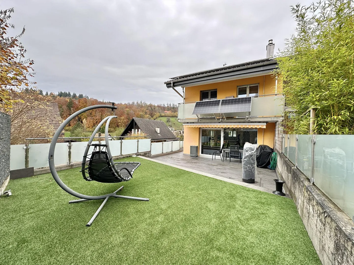 Modern 5.5-Room End Townhouse in Zofingen - Photo 2 of 12