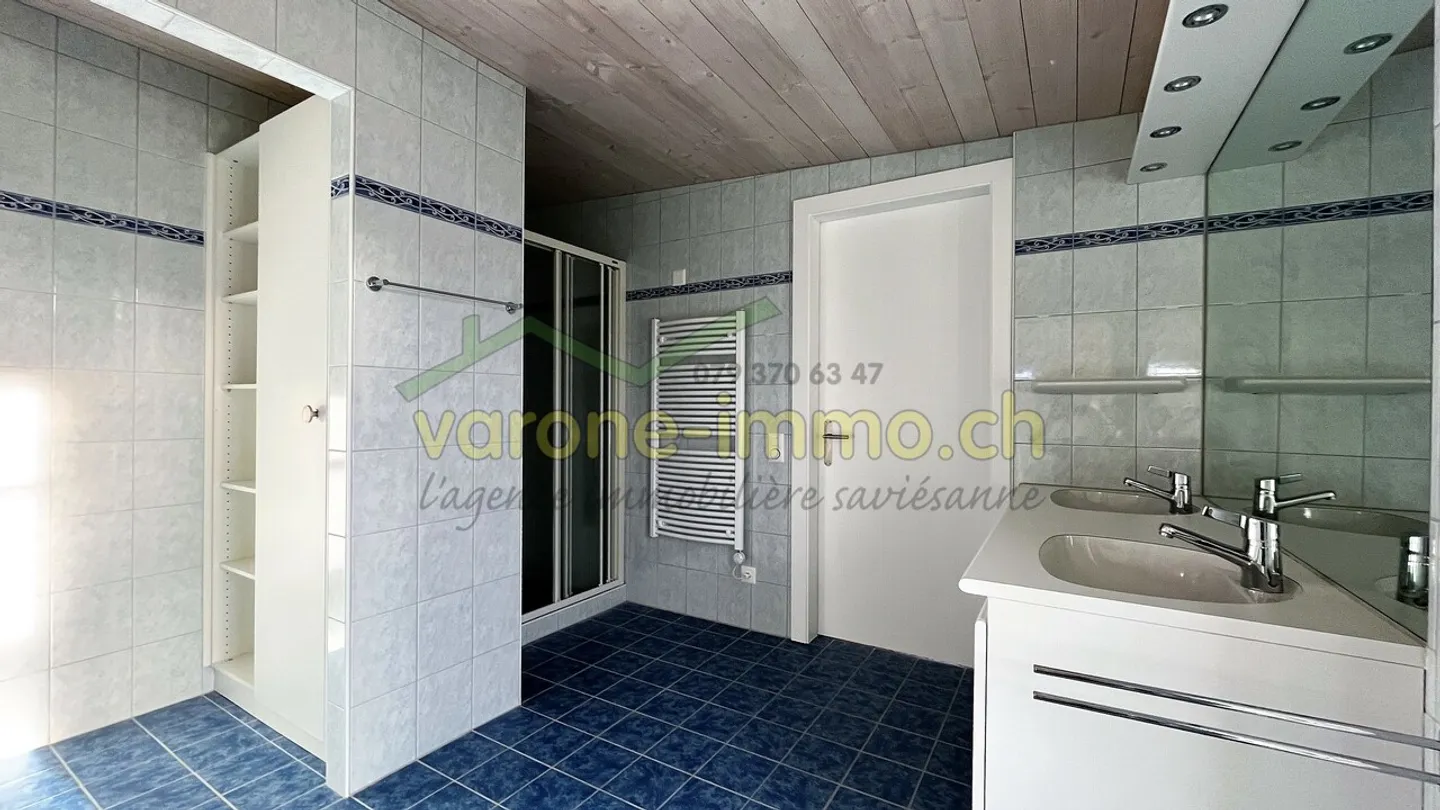 Seltene und außergewöhnliche Penthouse-Wohnung mit 4,5 Zimmern - Foto 6 von 17