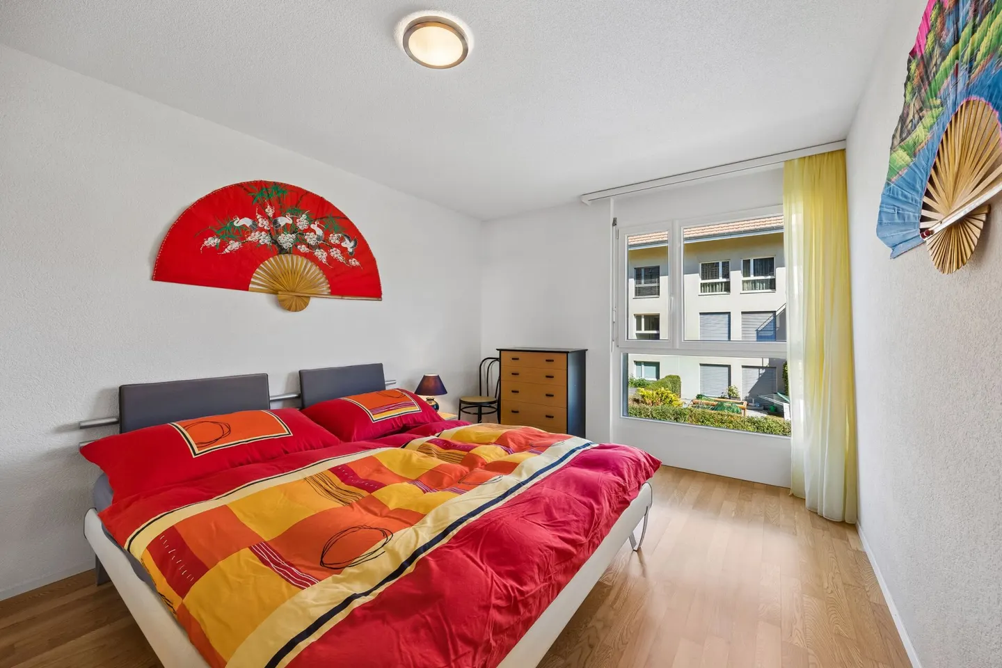 Appartement moderne de 4,5 pièces avec belle vue sur la verdure - Photo 5 sur 8