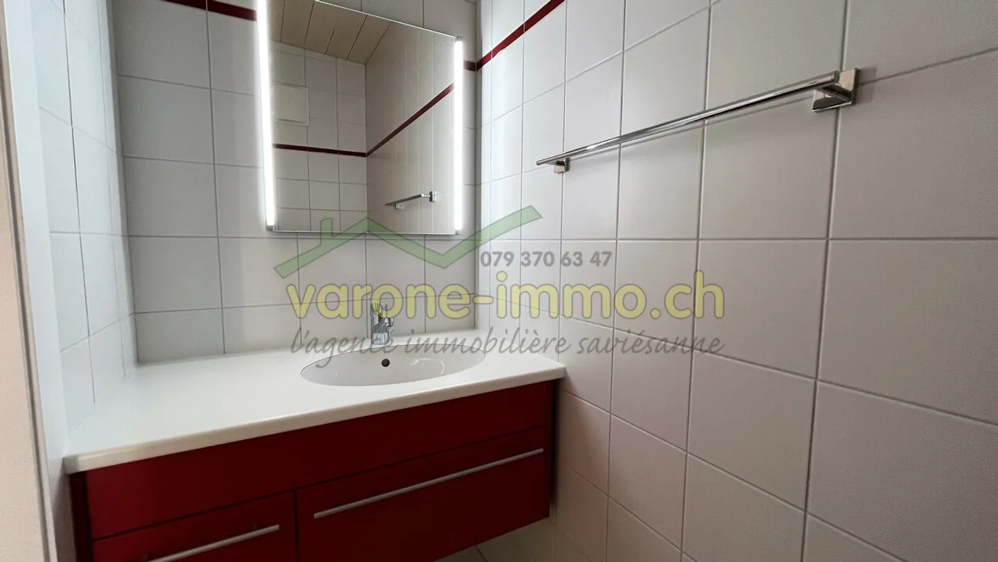 Seltene und außergewöhnliche Penthouse-Wohnung mit 4,5 Zimmern - Foto 10 von 17