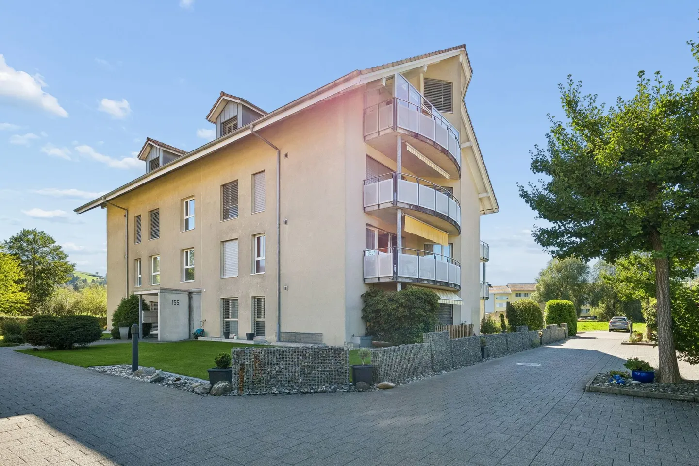 Appartement moderne de 4,5 pièces avec belle vue sur la verdure - Photo 7 sur 8