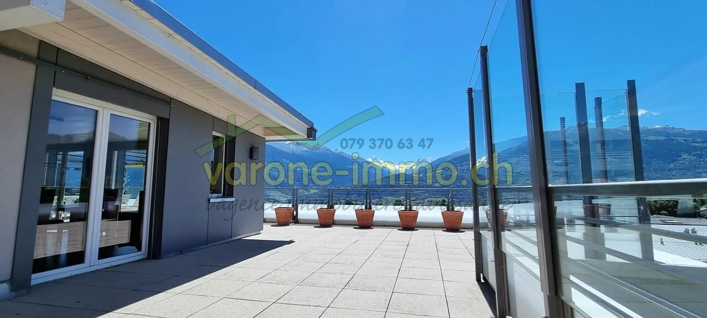 Seltene und außergewöhnliche Penthouse-Wohnung mit 4,5 Zimmern - Foto 15 von 17