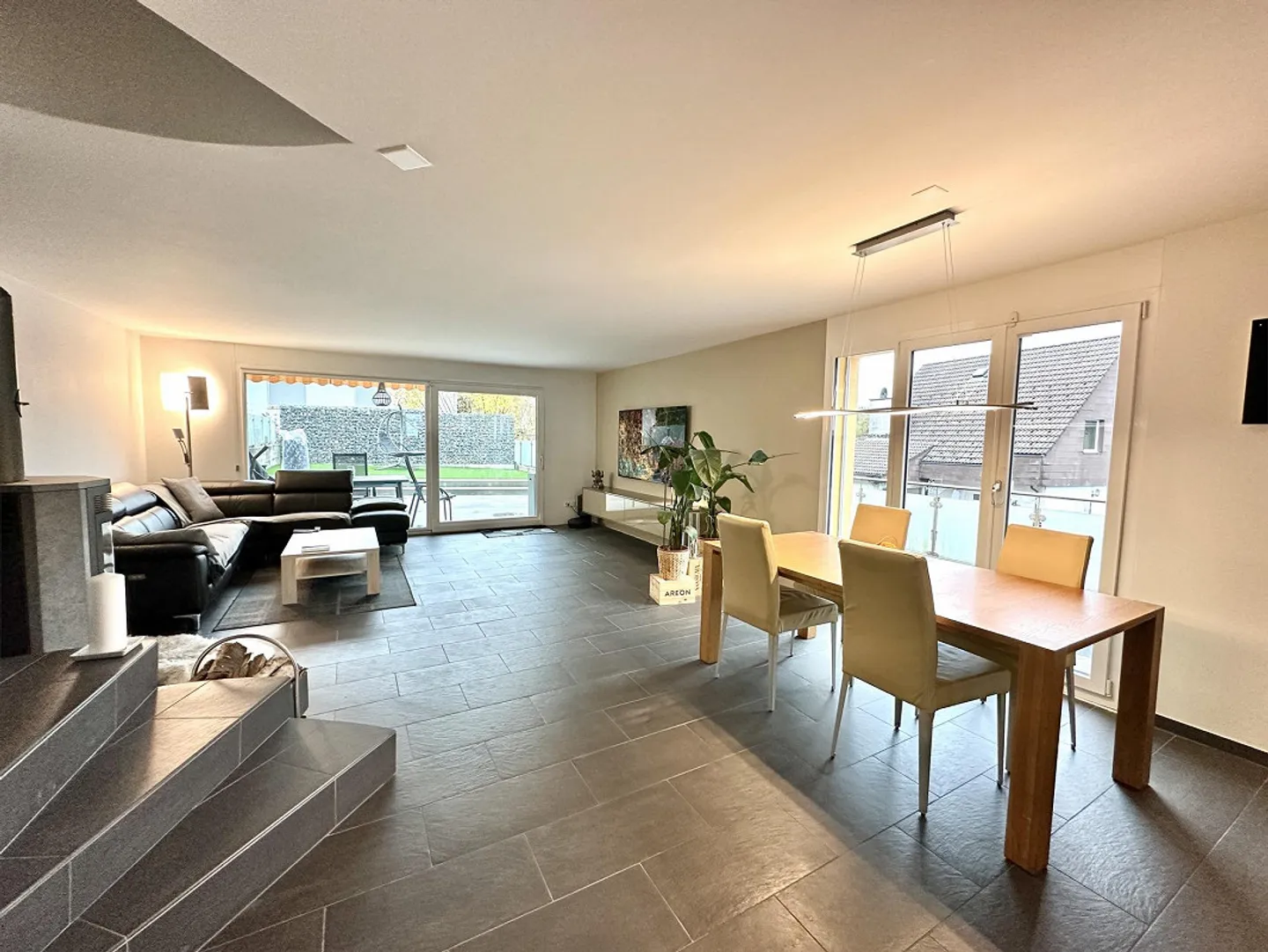 Modern 5.5-Room End Townhouse in Zofingen - Photo 4 of 12