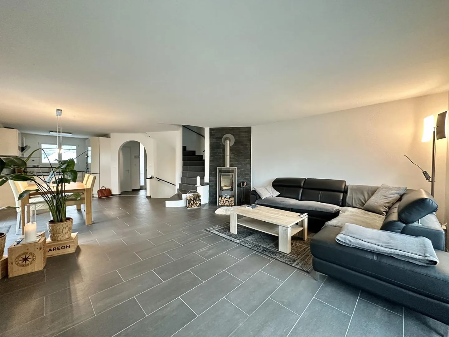 Modern 5.5-Room End Townhouse in Zofingen - Photo 5 of 12