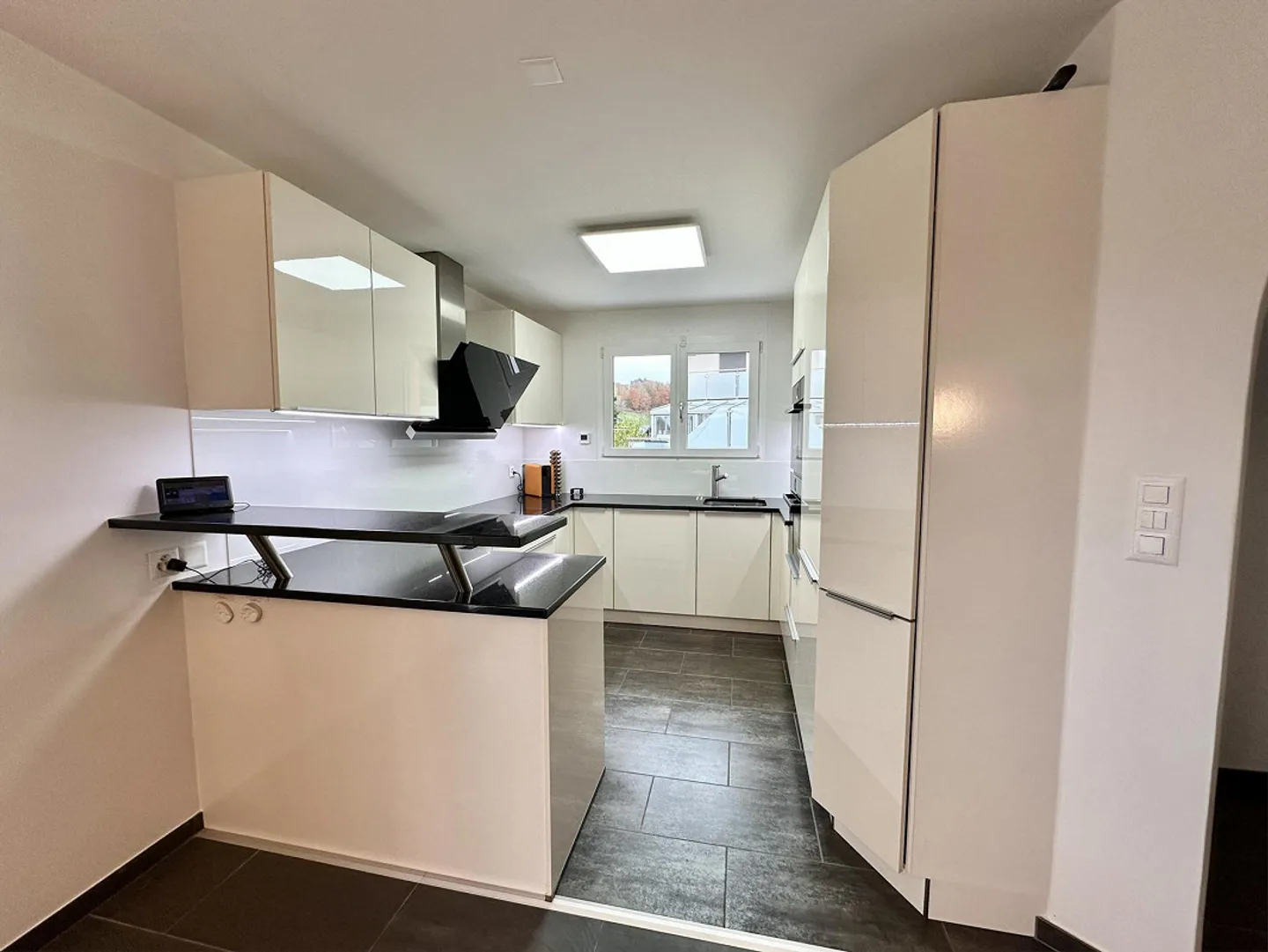 Modern 5.5-Room End Townhouse in Zofingen - Photo 7 of 12