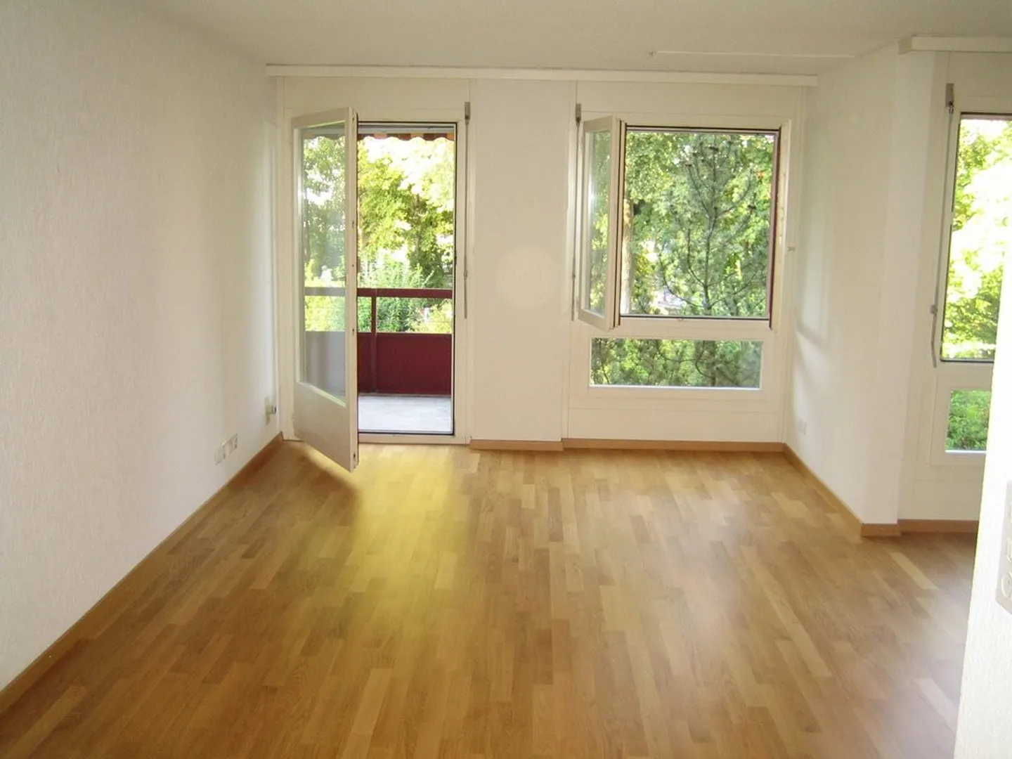 Charmant appartement 2.5 pièces - Photo 2 sur 7
