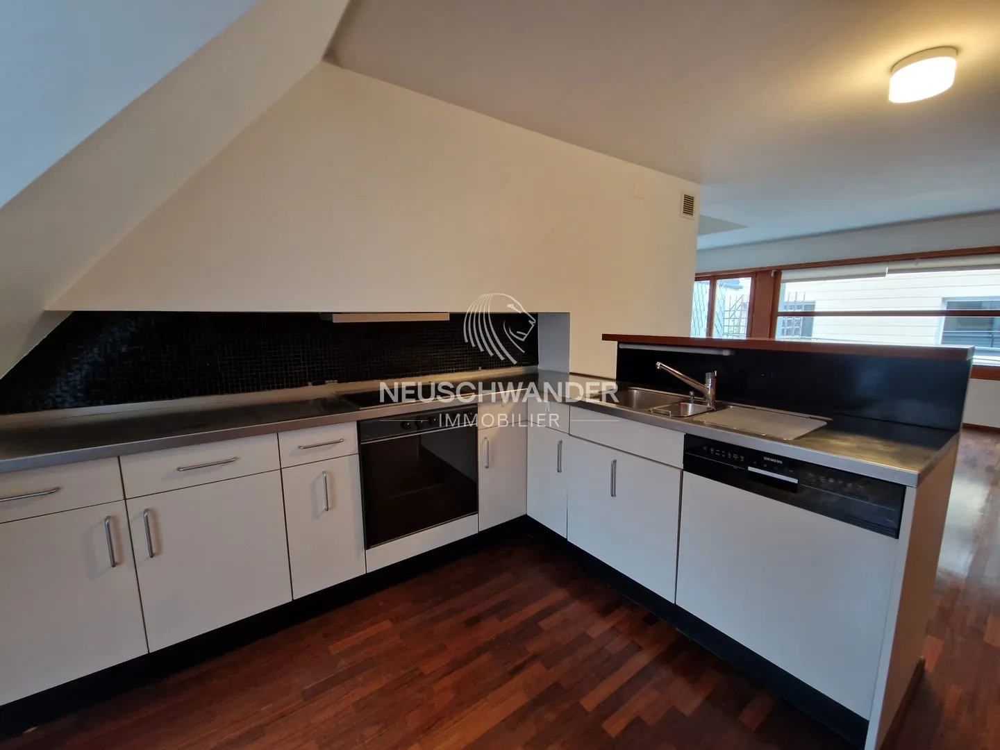 Charming Investment Property - Photo 4 of 13