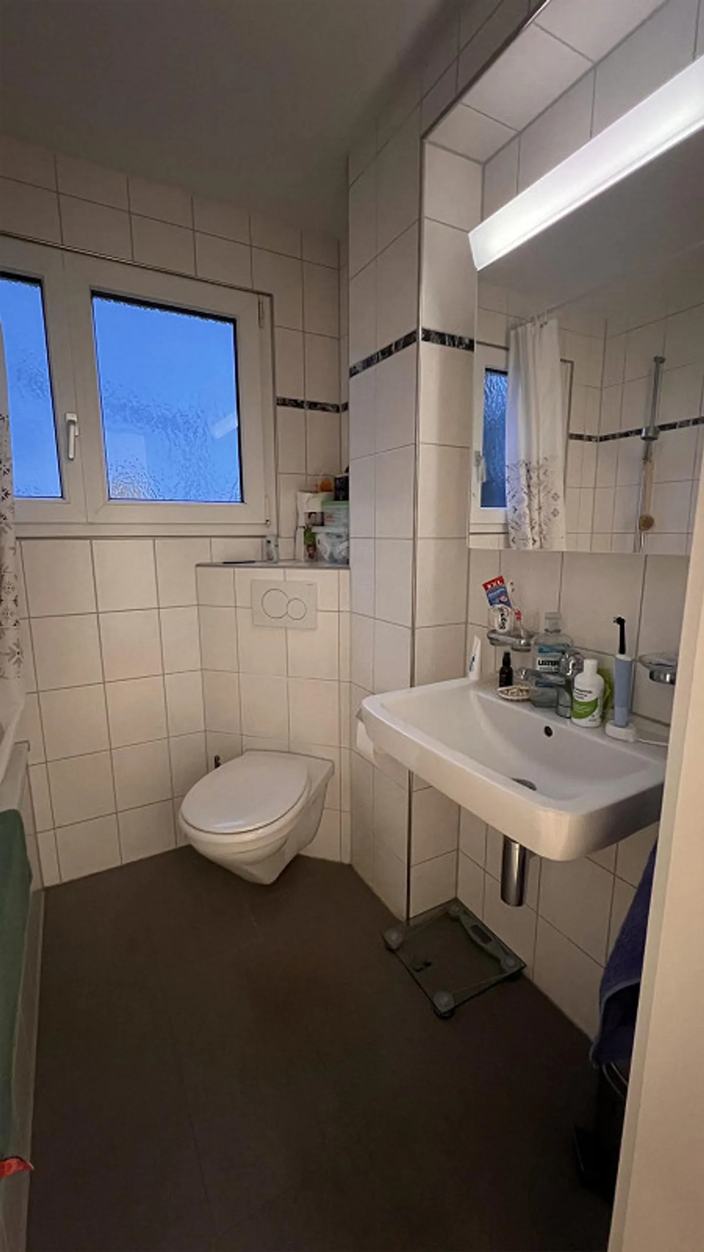 Ruhig und zentral gelegene 1.5  Zimmer-Dachwohnung an TOP-Lage - Foto 5 von 7