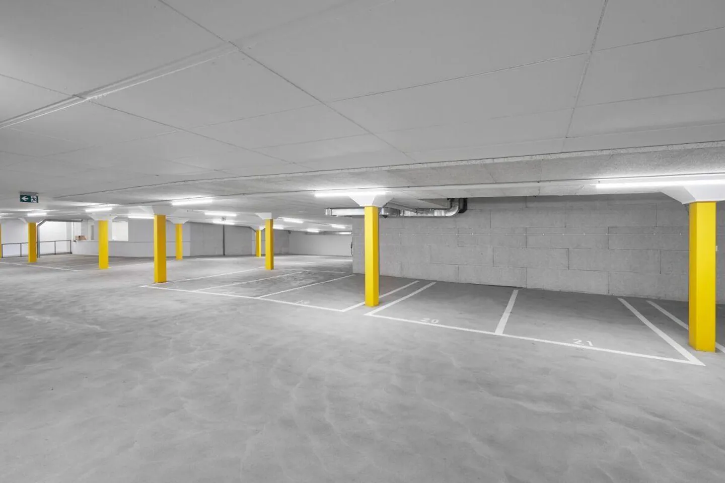 Places de parking en sous-sol - Photo 3 sur 4