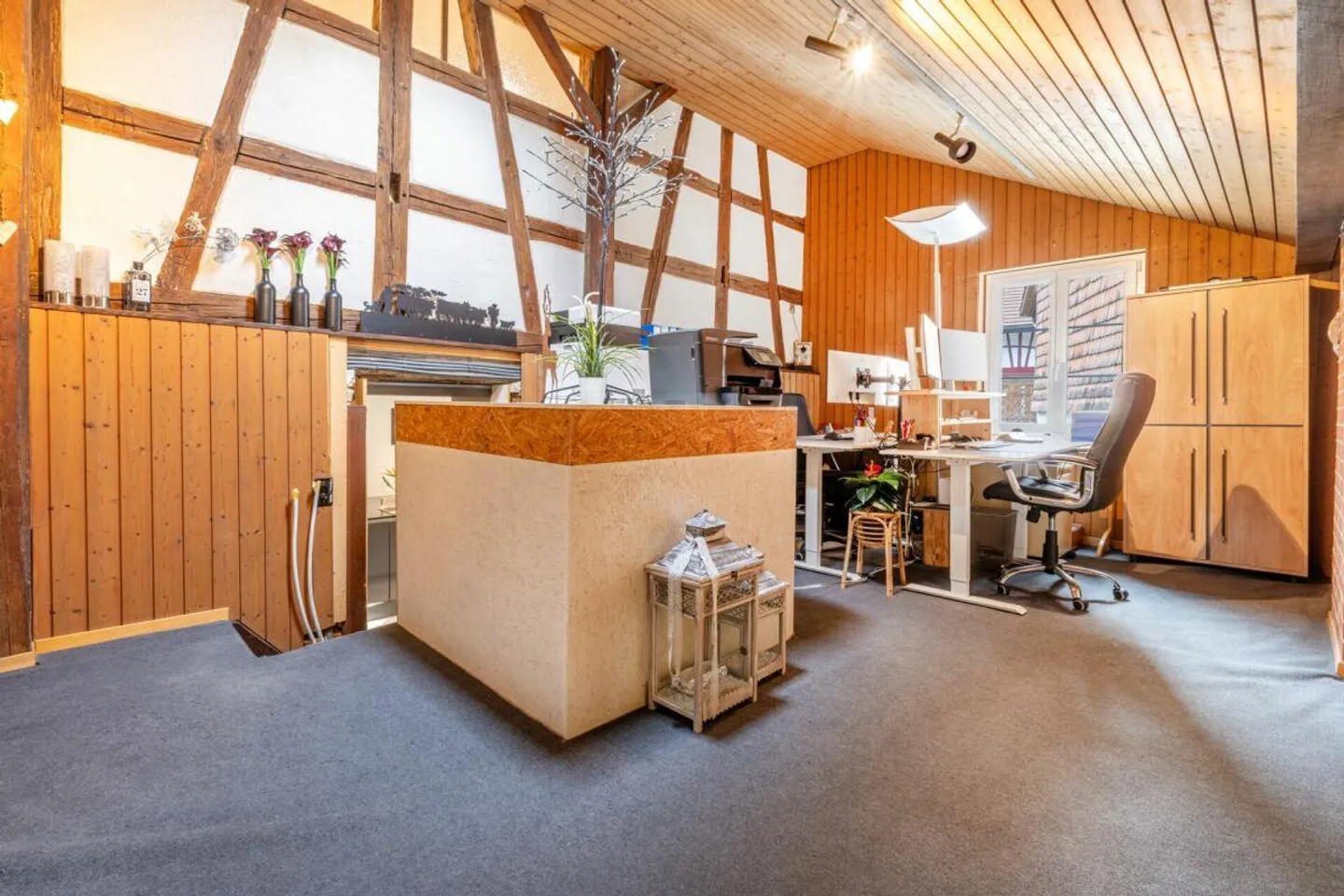 Stylish Home with Spa Retreat - Photo 10 of 30