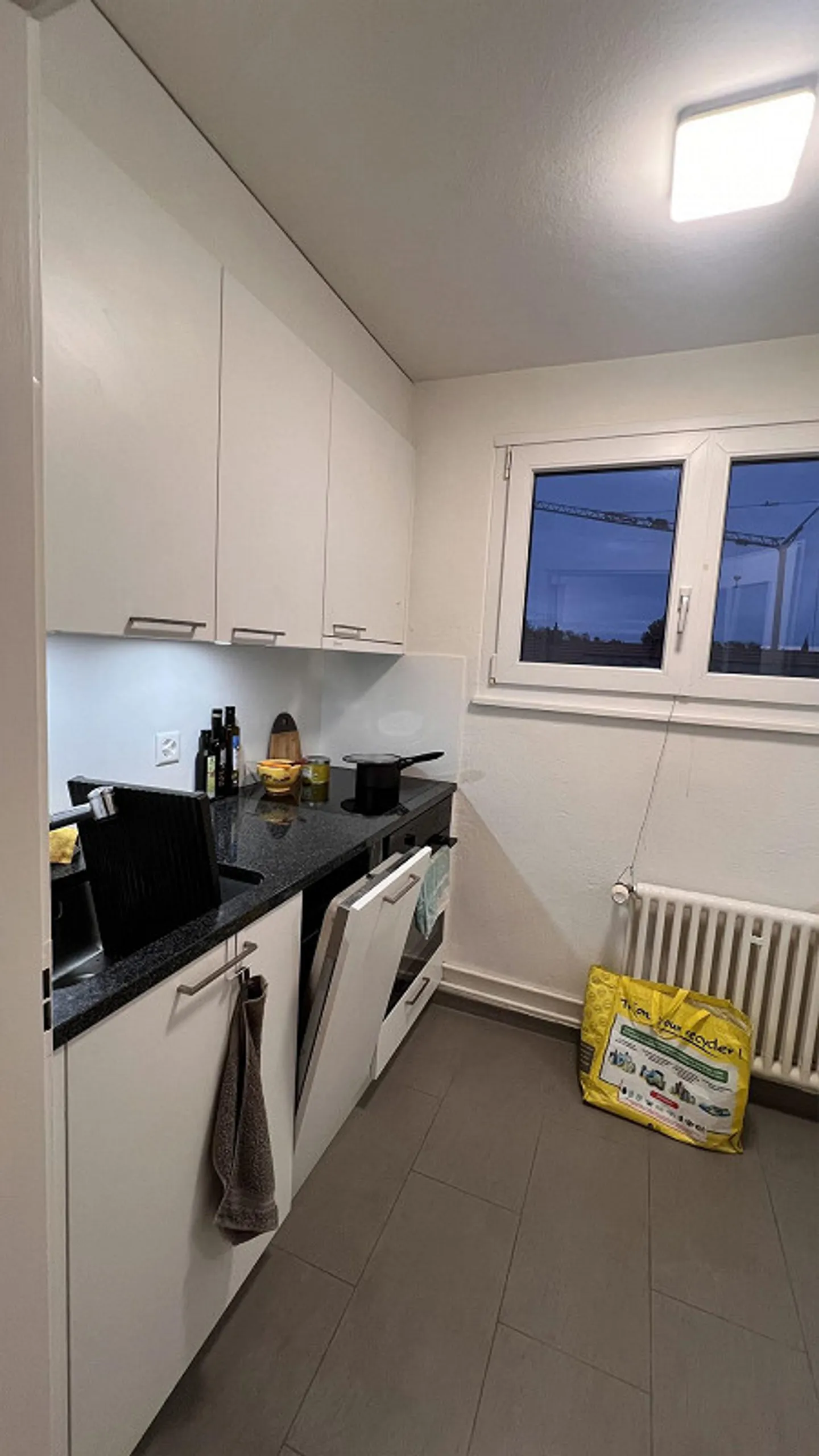 Ruhig und zentral gelegene 1.5  Zimmer-Dachwohnung an TOP-Lage - Foto 7 von 7