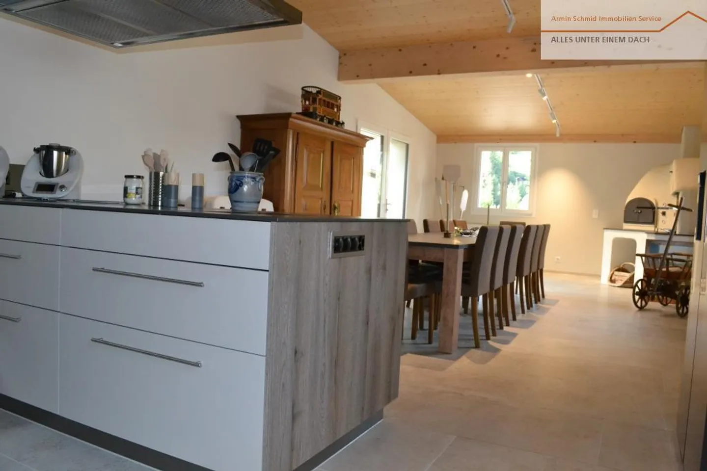 Event room with top kitchen - Photo 7 of 12