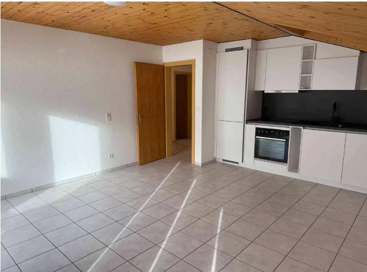 Bella e spaziosa appartamento di 2 stanze - Foto 3 di 5