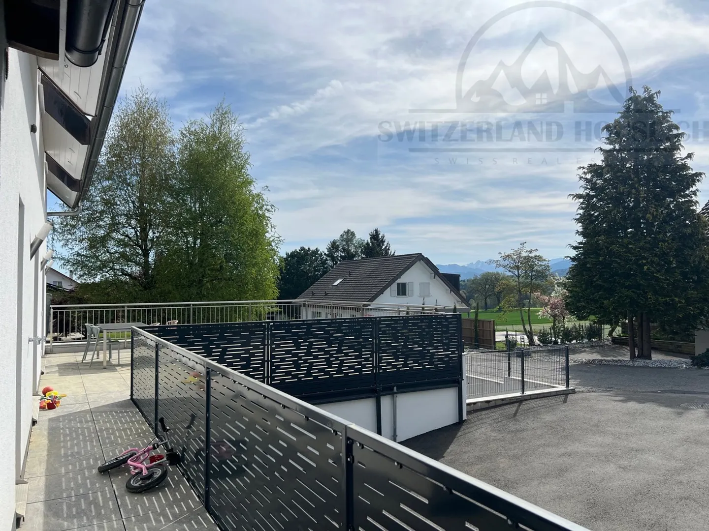 Prachtvolle Villa mit Aussicht in einem Wohnviertel in Neyruz - Photo 4 sur 16