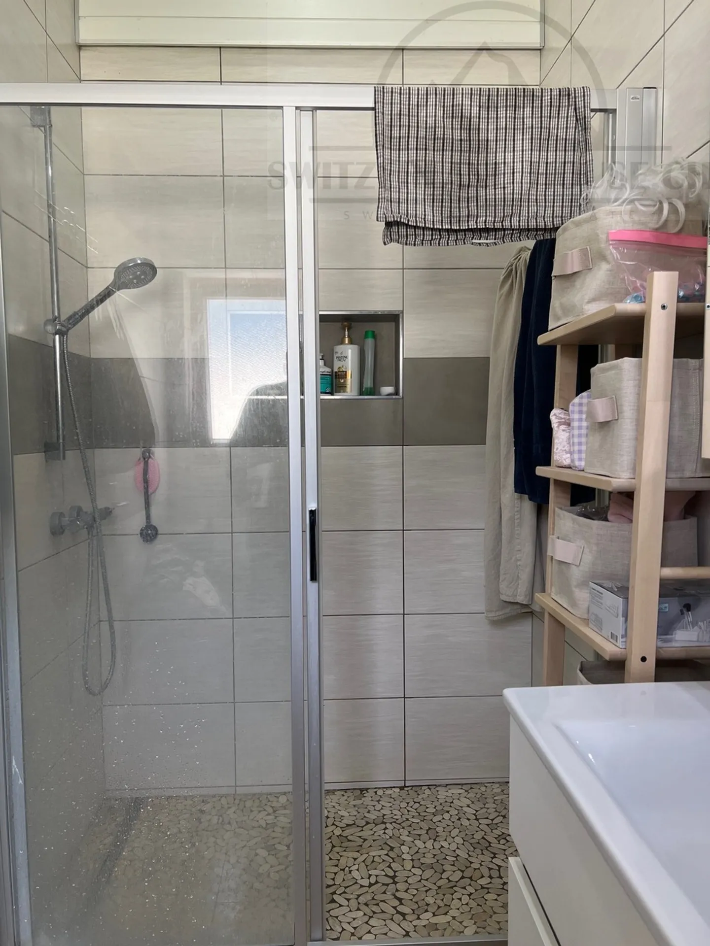 Prachtvolle Villa mit Aussicht in einem Wohnviertel in Neyruz - Photo 11 sur 16