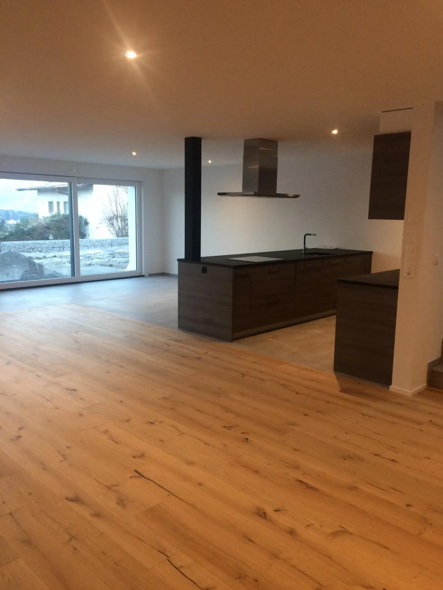 View, Garden and Comfort: Family Home in Le Pâquier - Photo 3 of 9