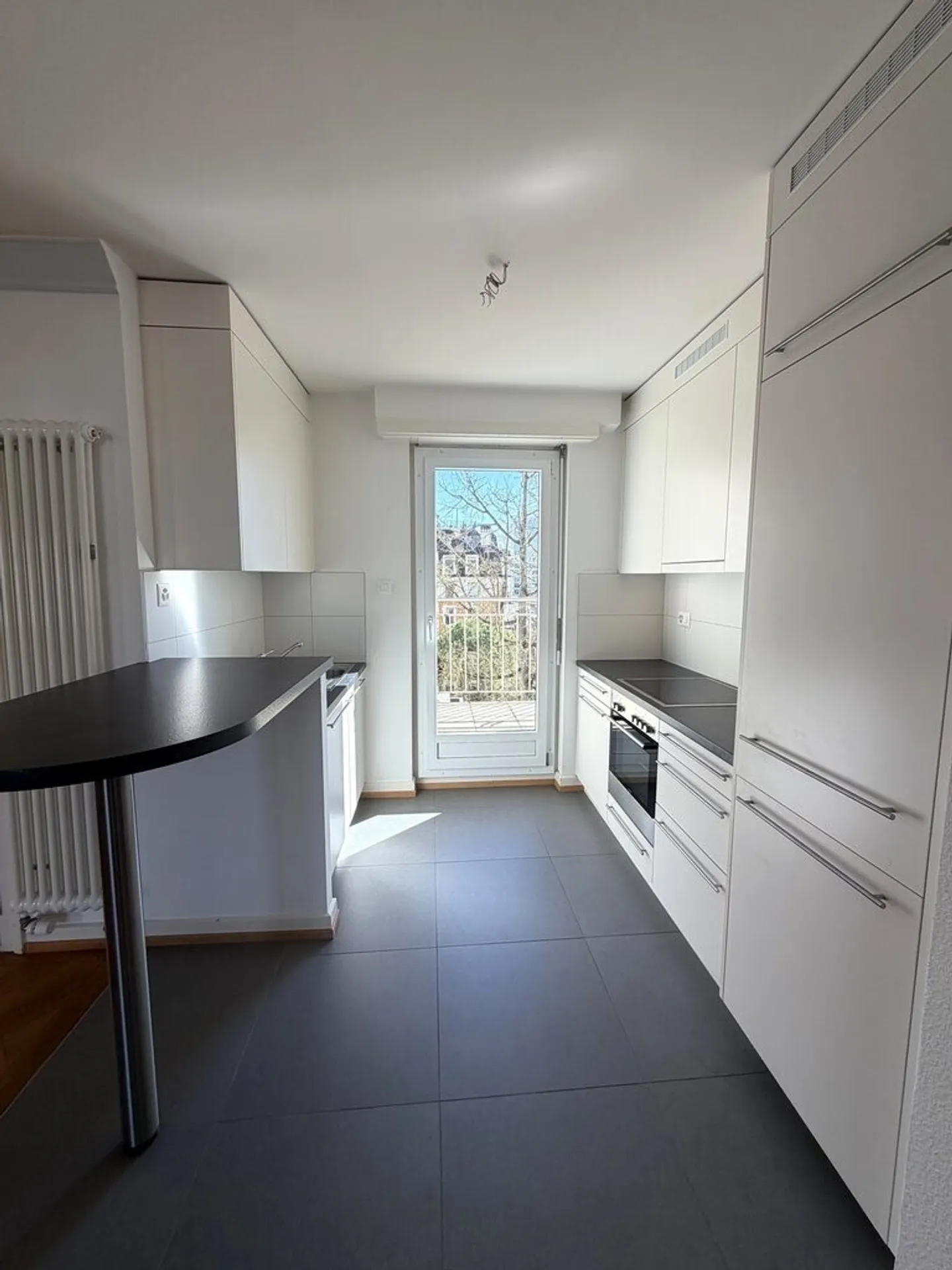 3-room apartment with a view - Train station area - Photo 3 of 7