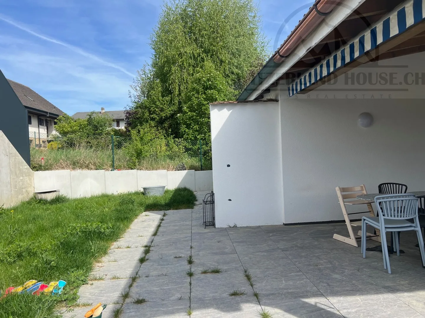 Prachtvolle Villa mit Aussicht in einem Wohnviertel in Neyruz - Photo 5 sur 16