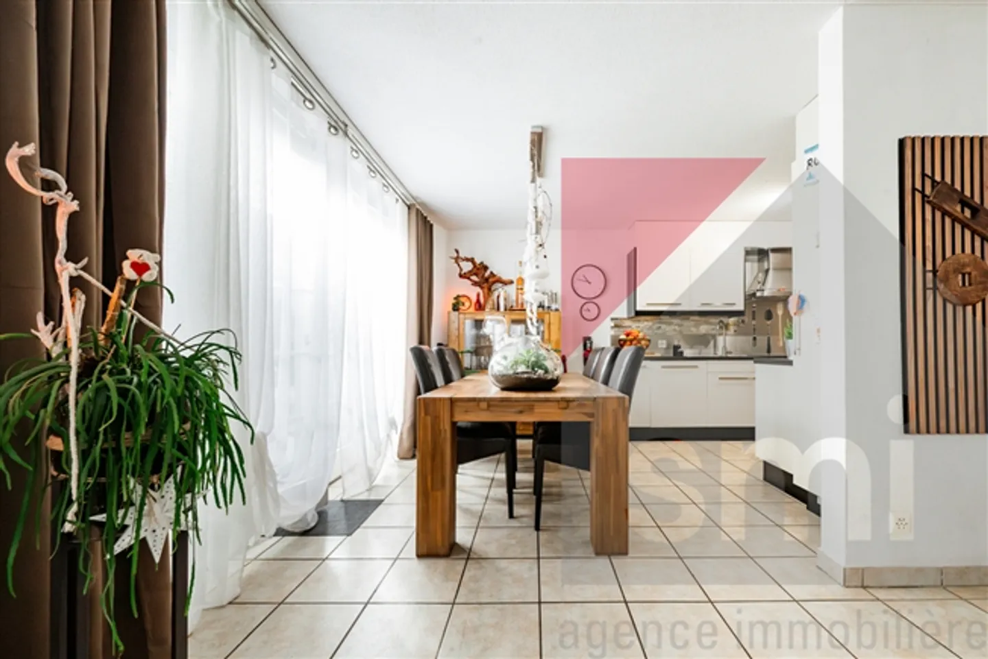 Large 5.5-room apartment on one level with private garden - Photo 8 of 11