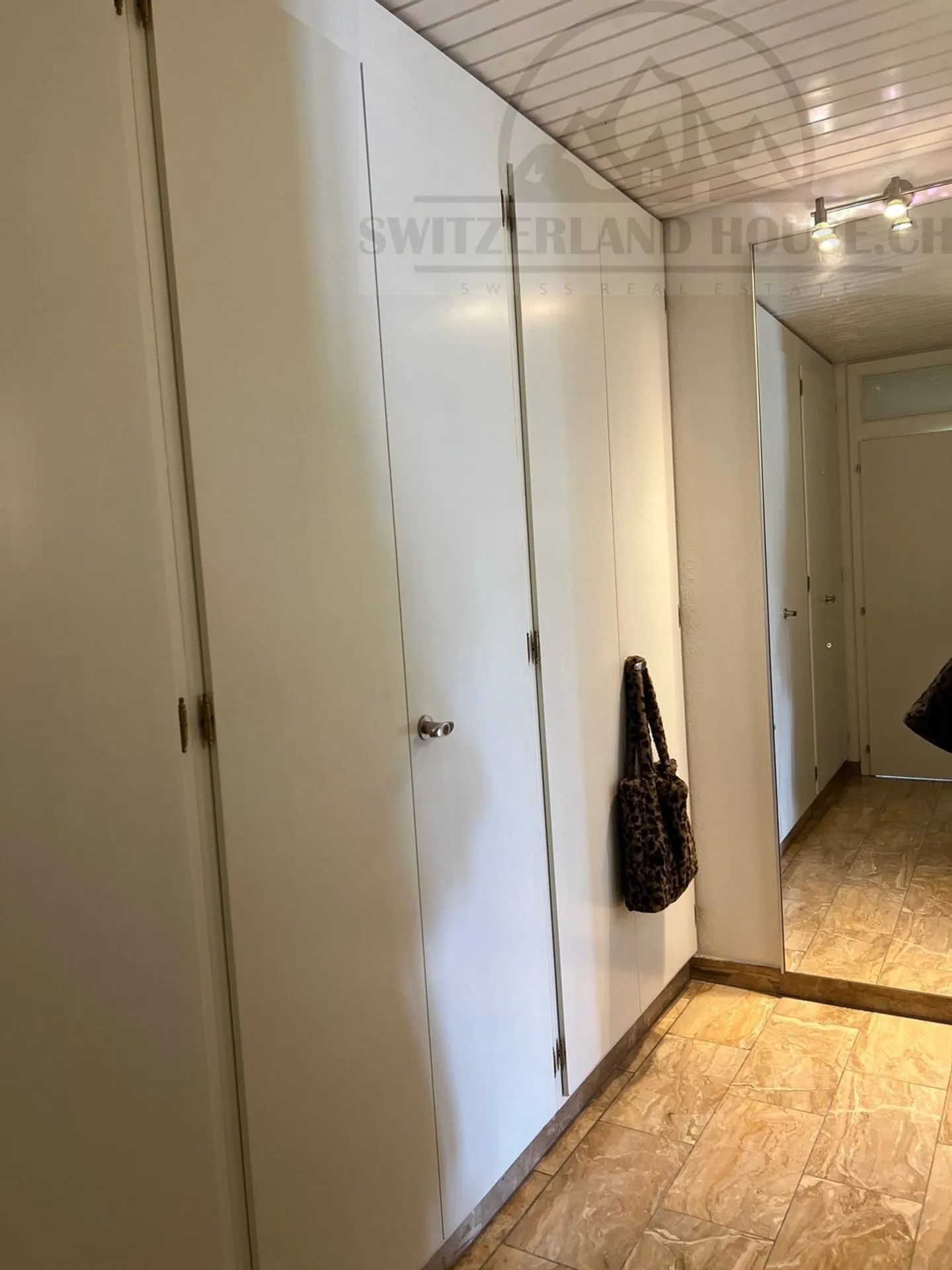 Prachtvolle Villa mit Aussicht in einem Wohnviertel in Neyruz - Photo 6 sur 16