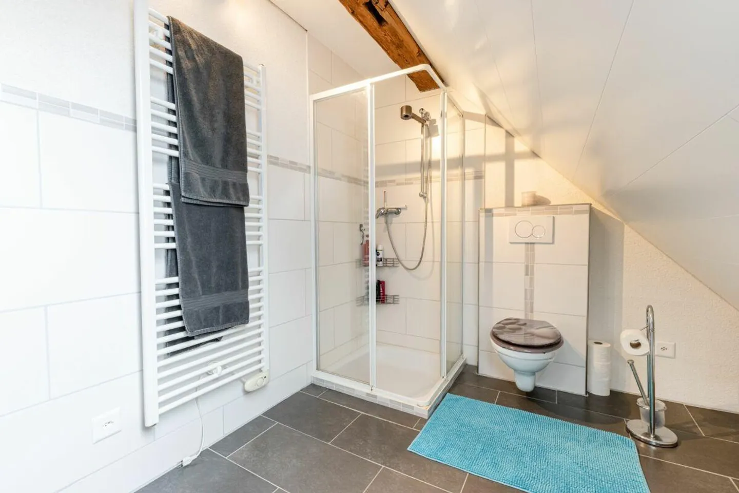 Stylish Home with Spa Retreat - Photo 30 of 30