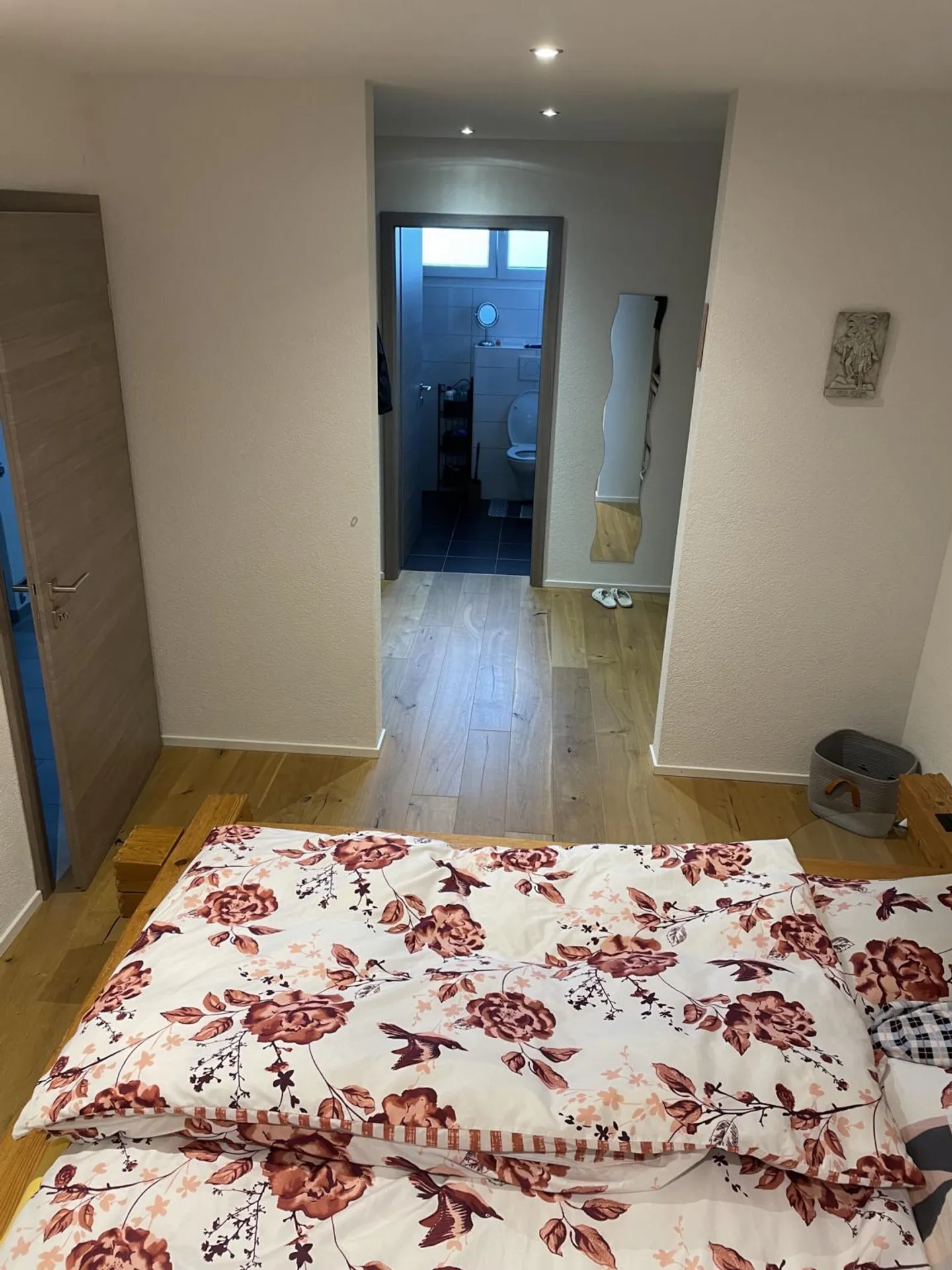 View, Garden and Comfort: Family Home in Le Pâquier - Photo 4 of 9