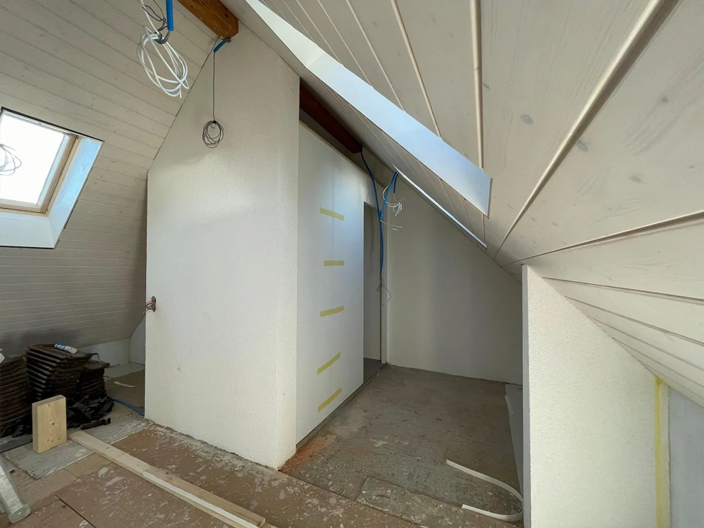 Newly renovated maisonette apartment - Photo 3 of 9