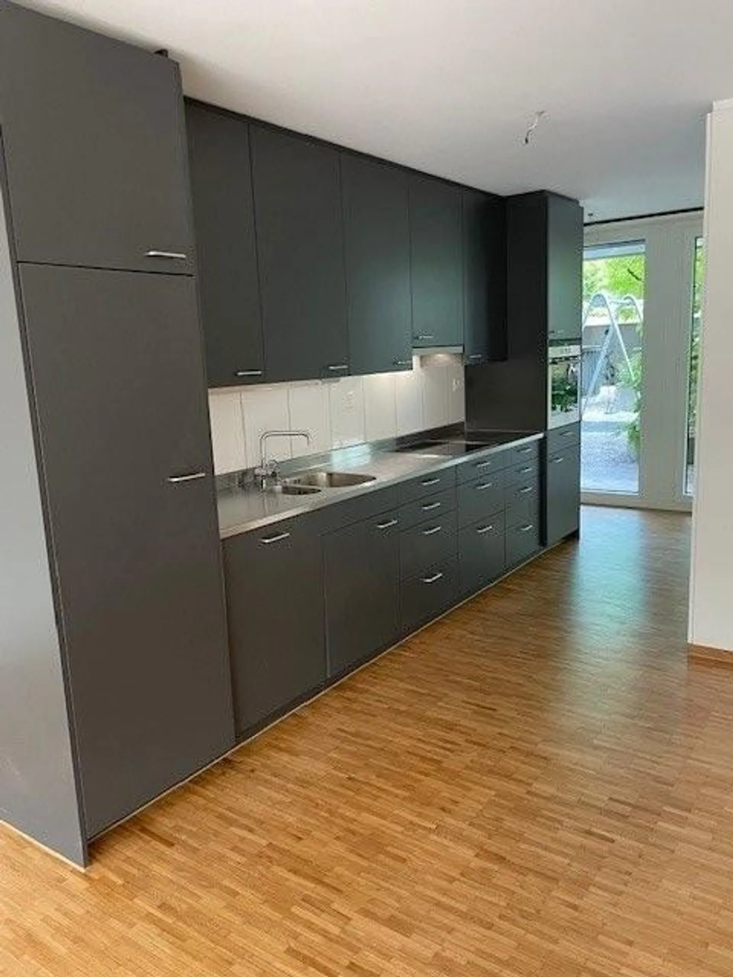 Charming 4.5 Room Apartment in the Center of Oerlikon - Photo 2 of 6