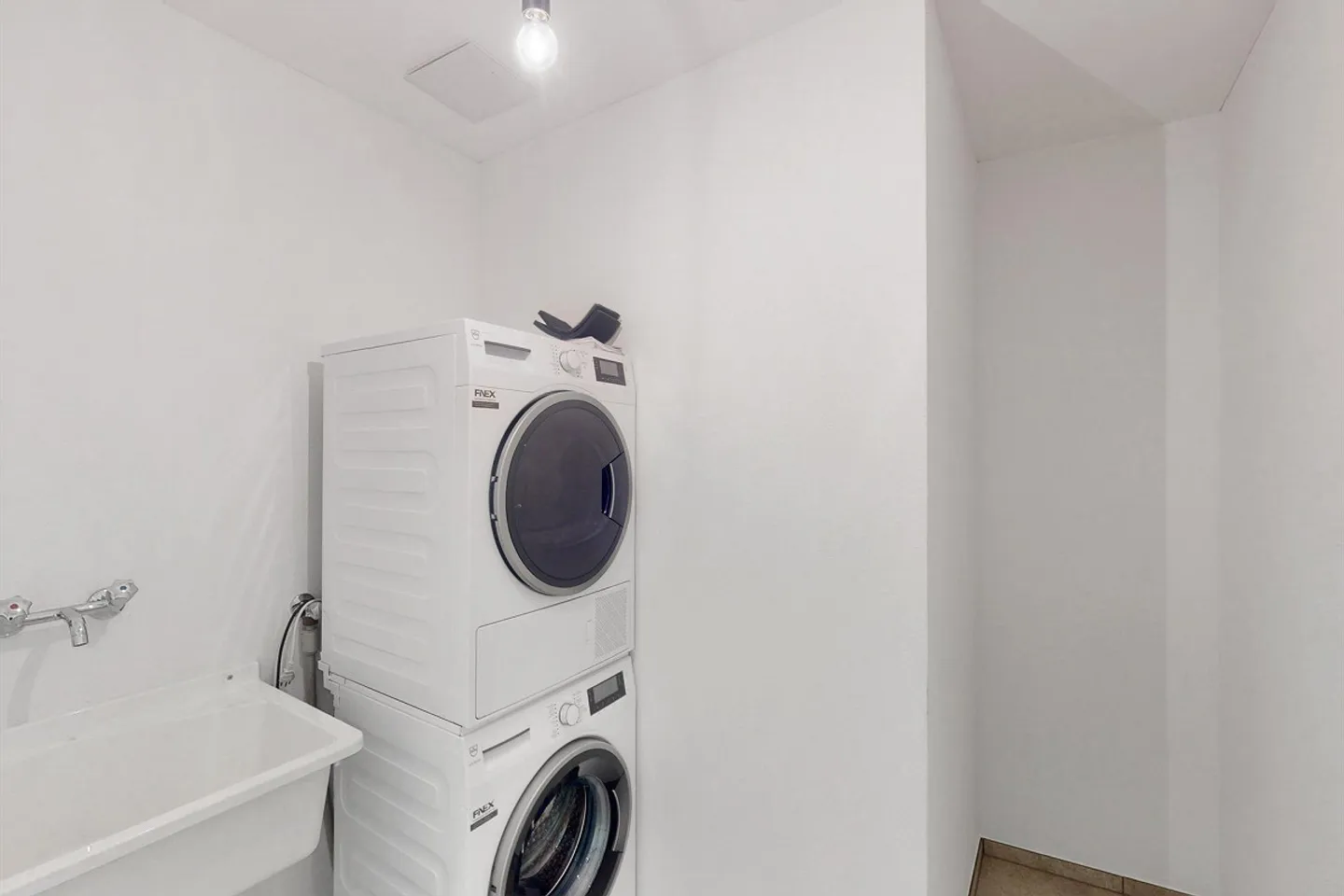 Centrale e vicino al confine tedesco! - Foto 8 di 9