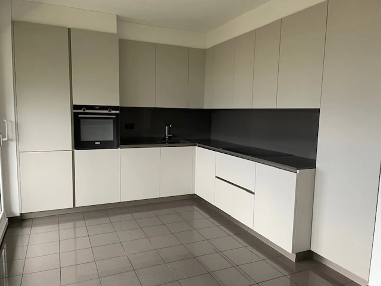 Élégant Appartement d'Angle avec Vue - Photo 7 sur 13