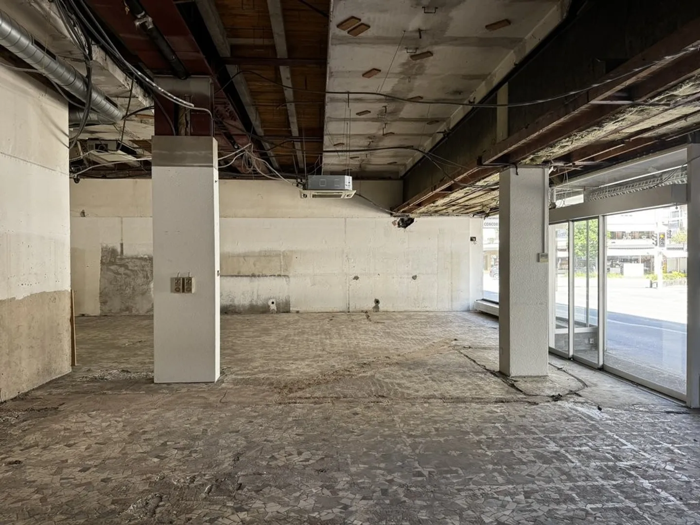 Commercial space in prime location in Olten - first rent free! - Photo 7 of 11