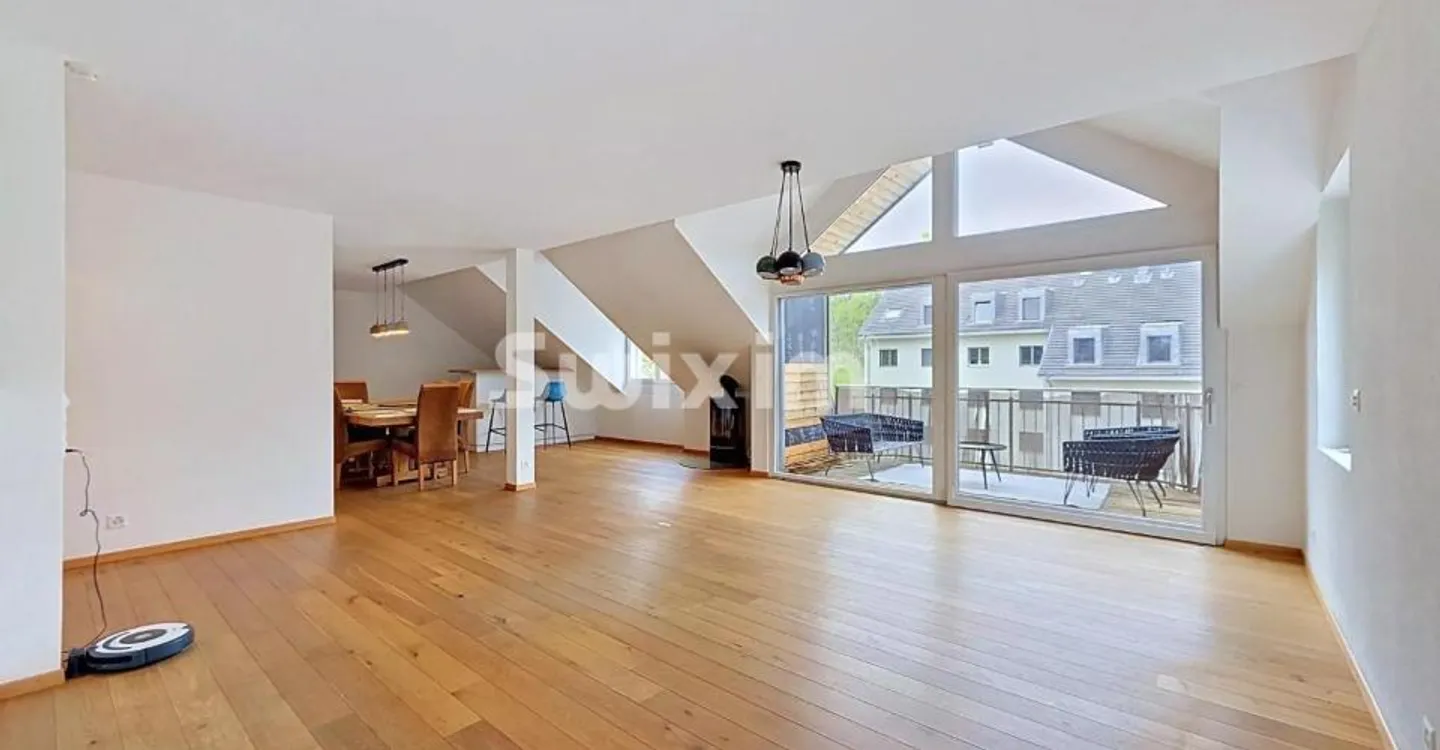 Elegant attic 190 m² in the heart of St-Cergue - Photo 1 of 7
