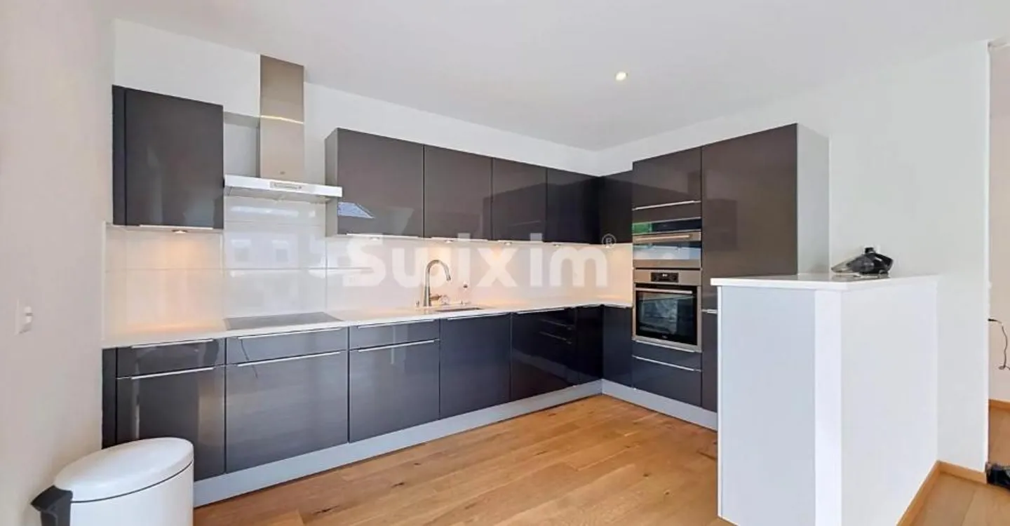 Elegant attic 190 m² in the heart of St-Cergue - Photo 2 of 7