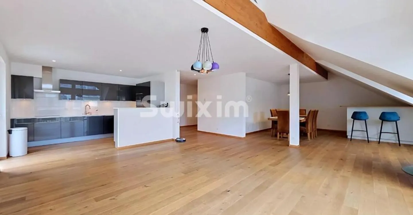 Elegant attic 190 m² in the heart of St-Cergue - Photo 3 of 7