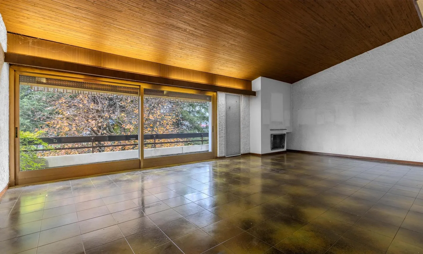 VILLA WITH LAND R3 AND PROJECT FOR 4 APARTMENTS IN BALERNA - Photo 5 of 11