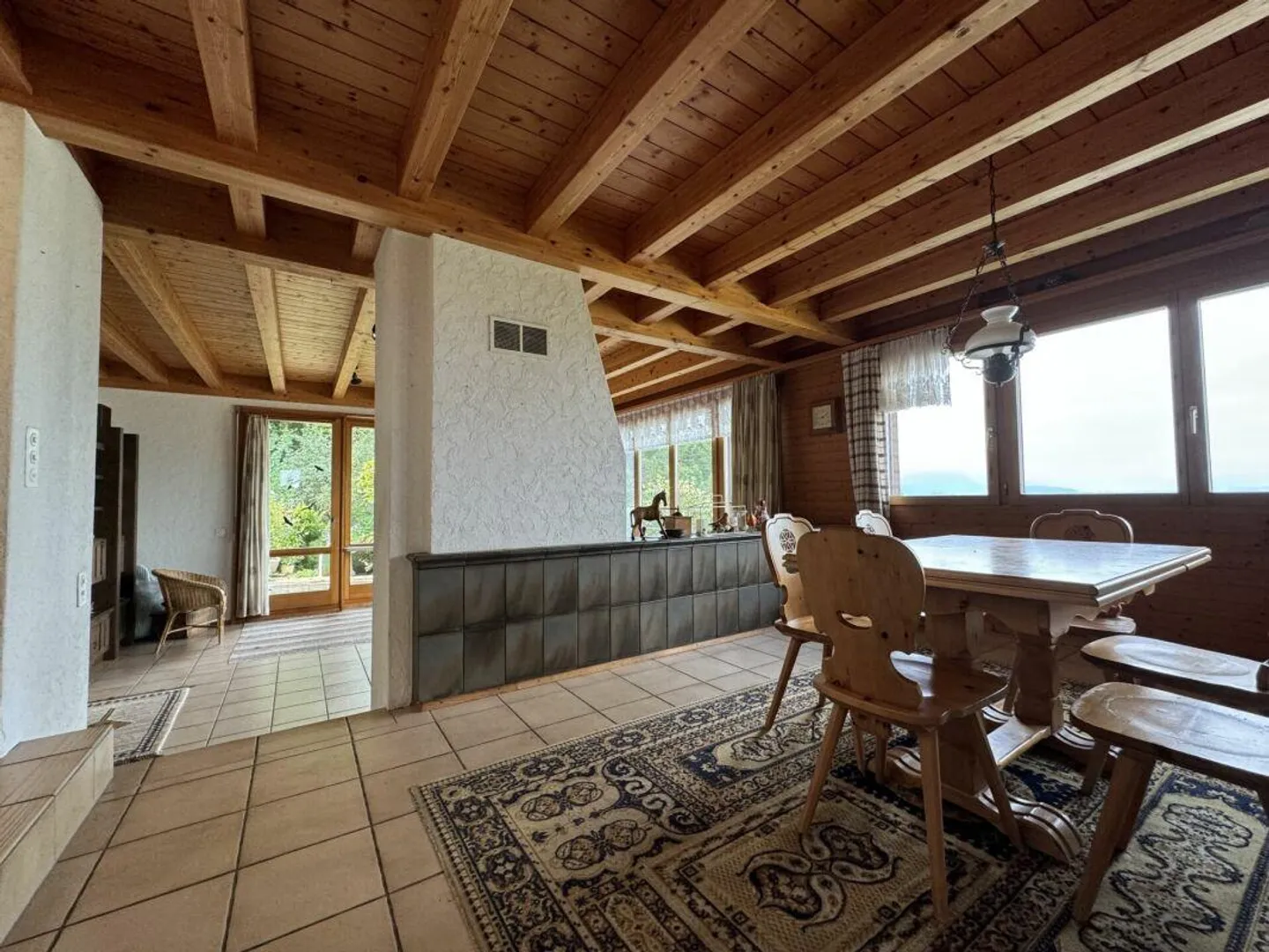 Casa unifamiliare in posizione da sogno con potenziale - Foto 3 di 16