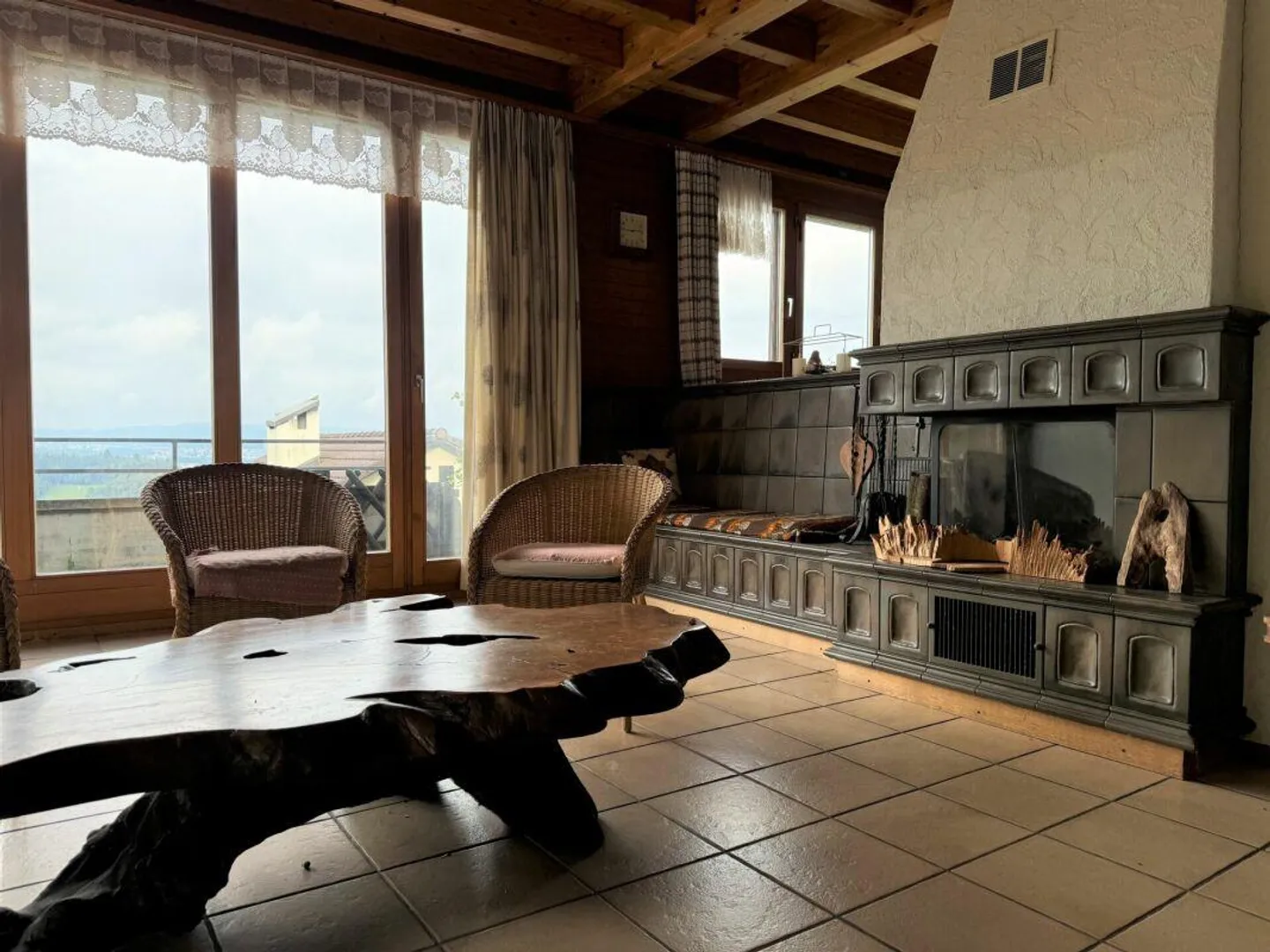 Casa unifamiliare in posizione da sogno con potenziale - Foto 4 di 16