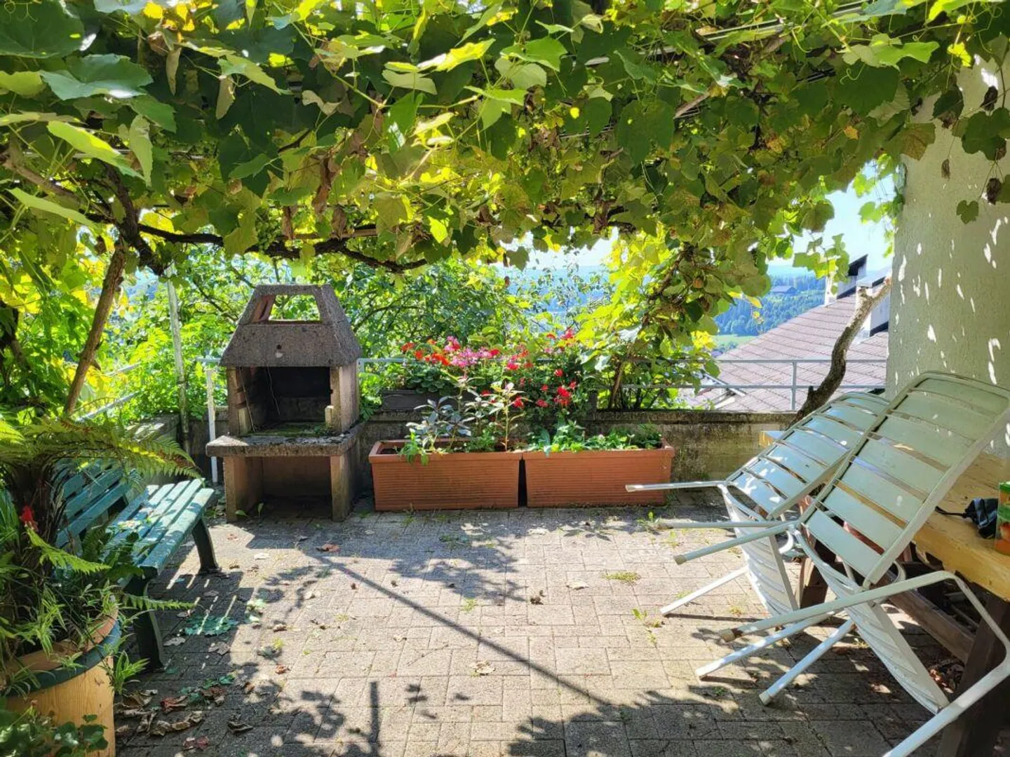 Casa unifamiliare in posizione da sogno con potenziale - Foto 8 di 16