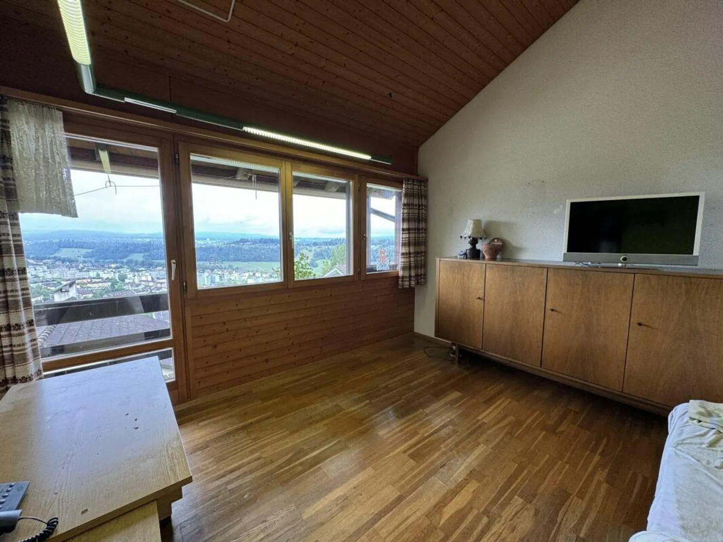 Casa unifamiliare in posizione da sogno con potenziale - Foto 9 di 16