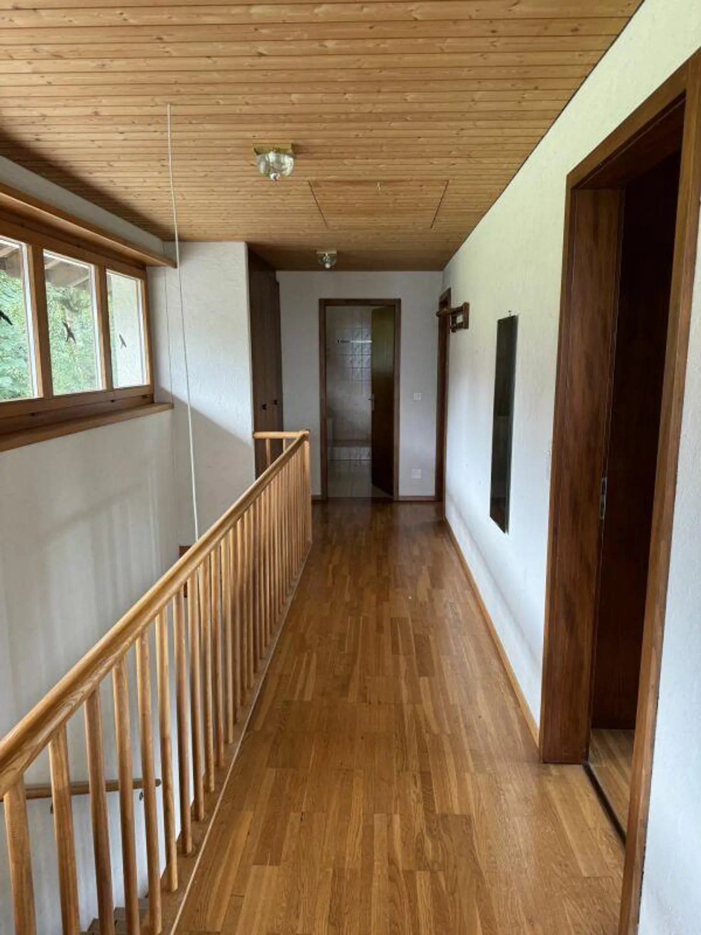 Casa unifamiliare in posizione da sogno con potenziale - Foto 10 di 16