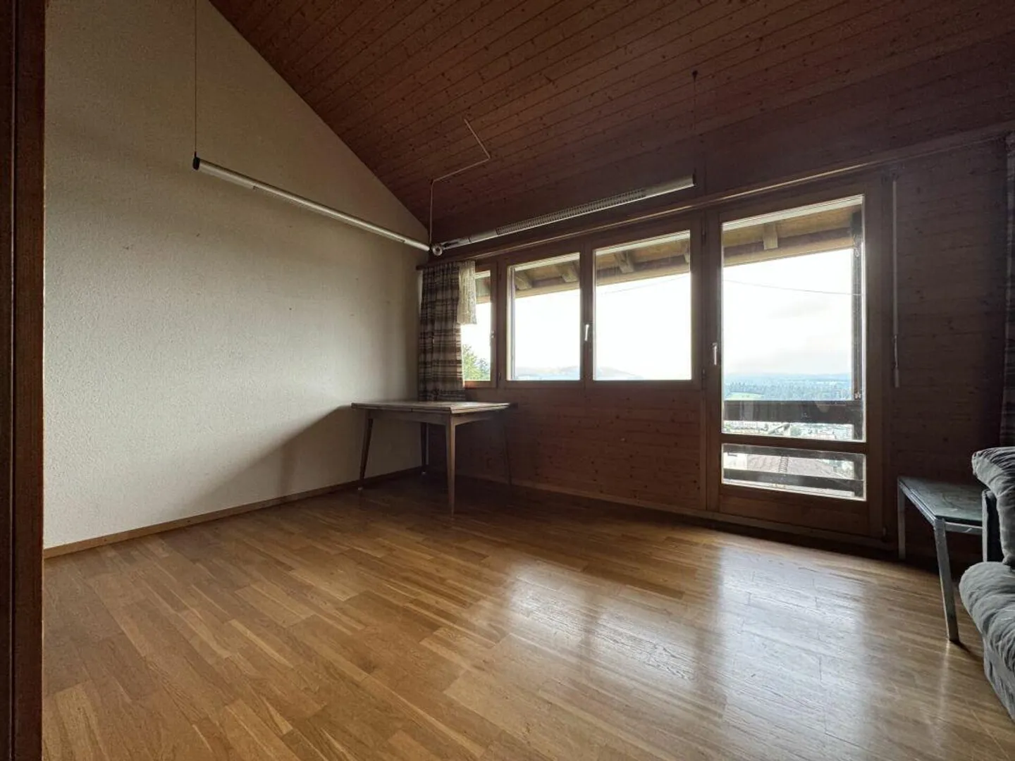 Casa unifamiliare in posizione da sogno con potenziale - Foto 11 di 16
